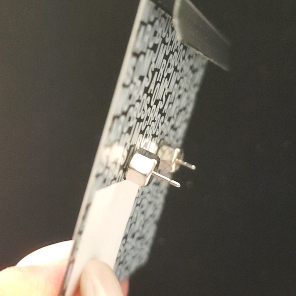 Marc Jacobs Katie Ring w/free MJ Earrings - Picture 6 of 6